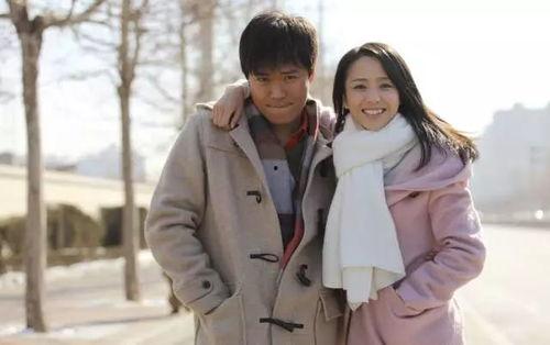 吃瓜人拍照情侣,吃瓜人捕捉到的情侣拍照风采