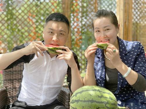 看人吃瓜如见吃瓜,揭秘娱乐圈的“瓜田”奇观