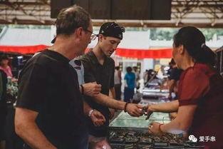 老外吃瓜站姿,一窥西方饮食习惯的趣味瞬间