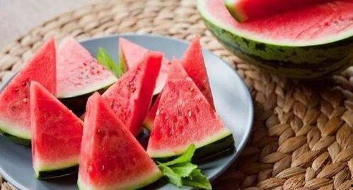 人吃瓜会偏胖,吃瓜也能变胖？揭秘瓜果热量与体重管理之谜